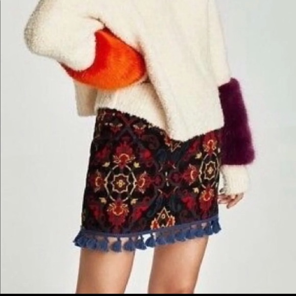 Zara tapestry tassels mini skirt Sz Large NWT - Picture 3 of 8